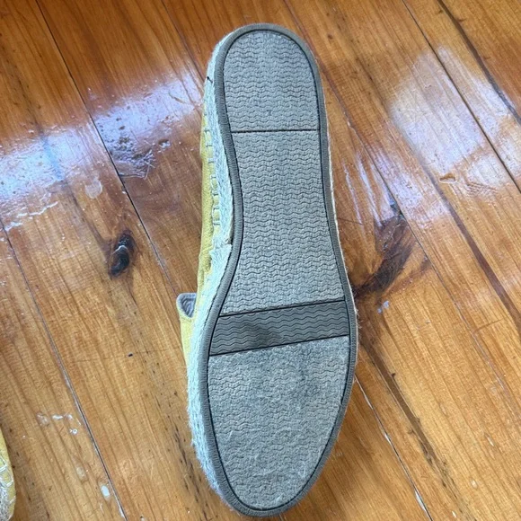 Gloria Vanderbilt Yellow Espadrille Flats - Picture 5 of 6